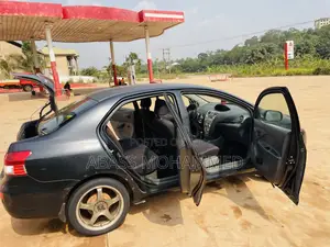 Toyota Yaris 2010 Black