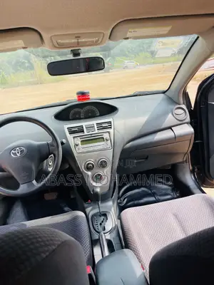 Toyota Yaris 2010 Black