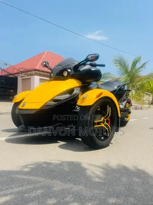 Can-Am Spyder 2019 Yellow