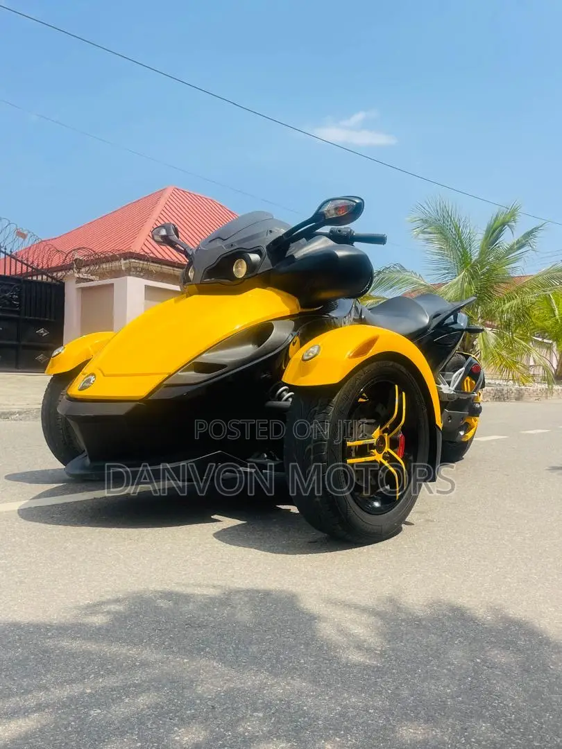 Can-Am Spyder 2019 Yellow