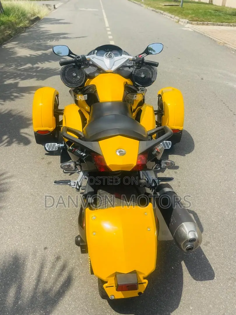 Can-Am Spyder 2019 Yellow
