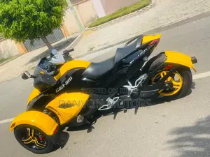 Can-Am Spyder 2019 Yellow