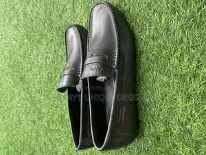 Classic Comfort Leather Loafers - Black