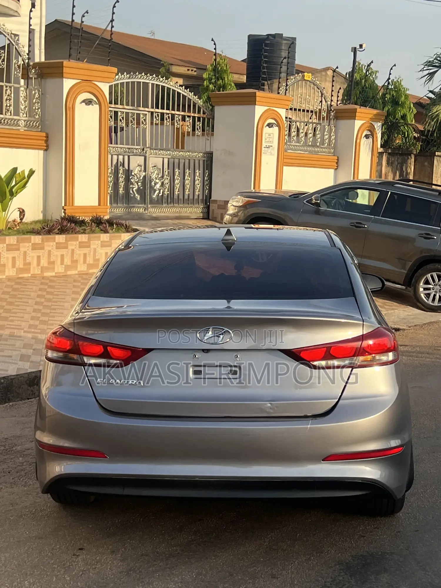 Hyundai Elantra Limited Sedan FWD (2.0L 4cyl 6A) 2017 Gray
