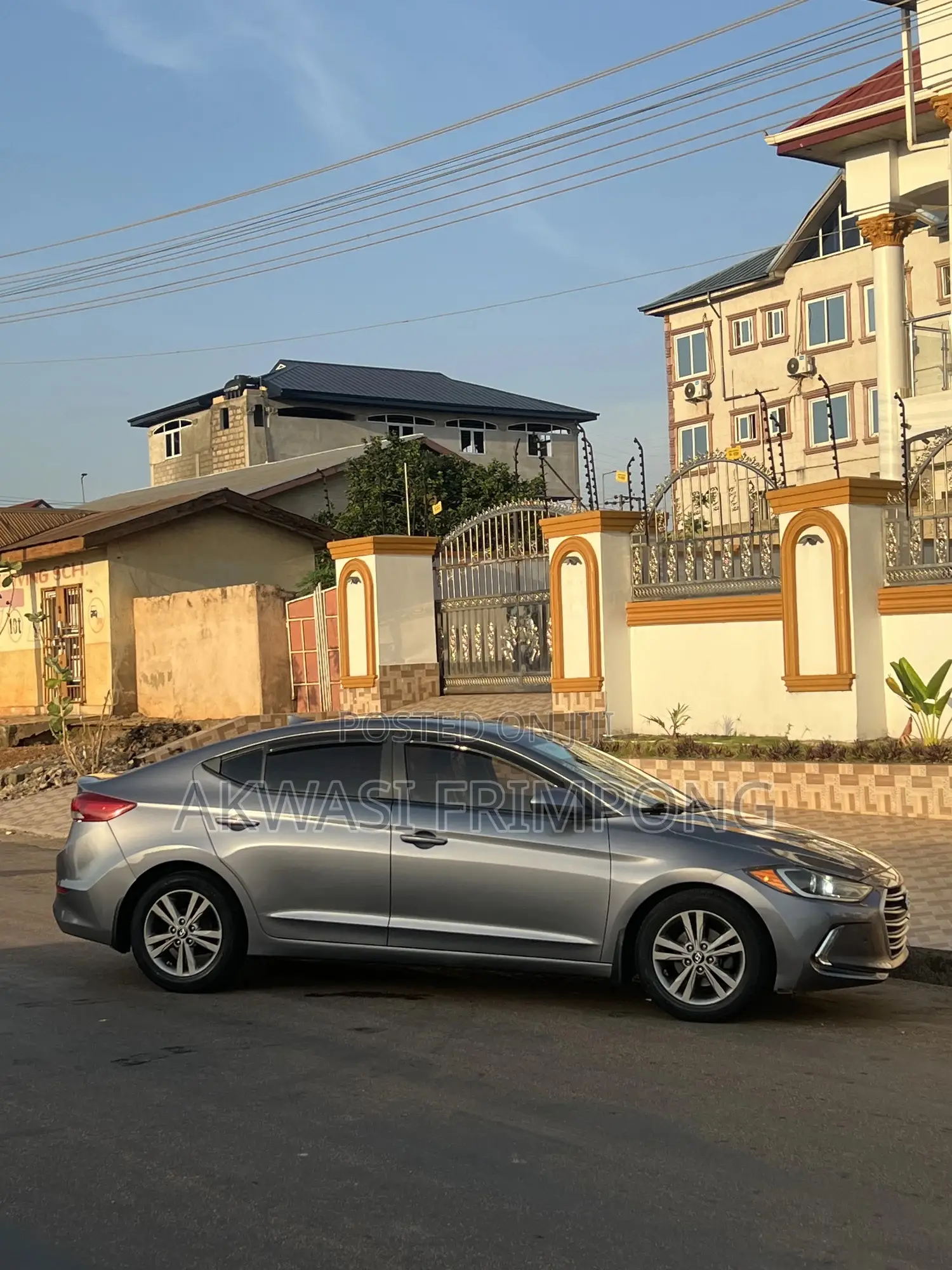 Hyundai Elantra Limited Sedan FWD (2.0L 4cyl 6A) 2017 Gray