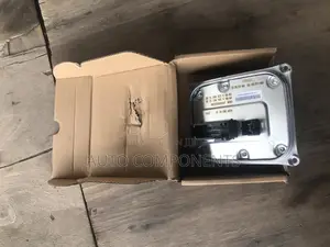 Mercedes Benz C300 / W205 Headlight Charger