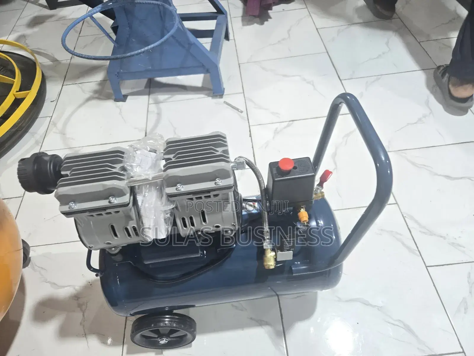 30 Liters Oil Less Air Compressor
