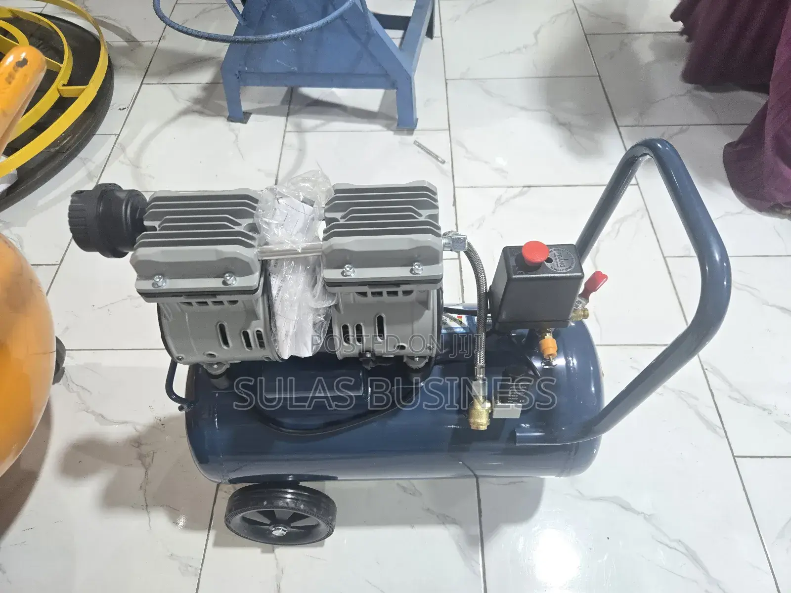 30 Liters Oil Less Air Compressor