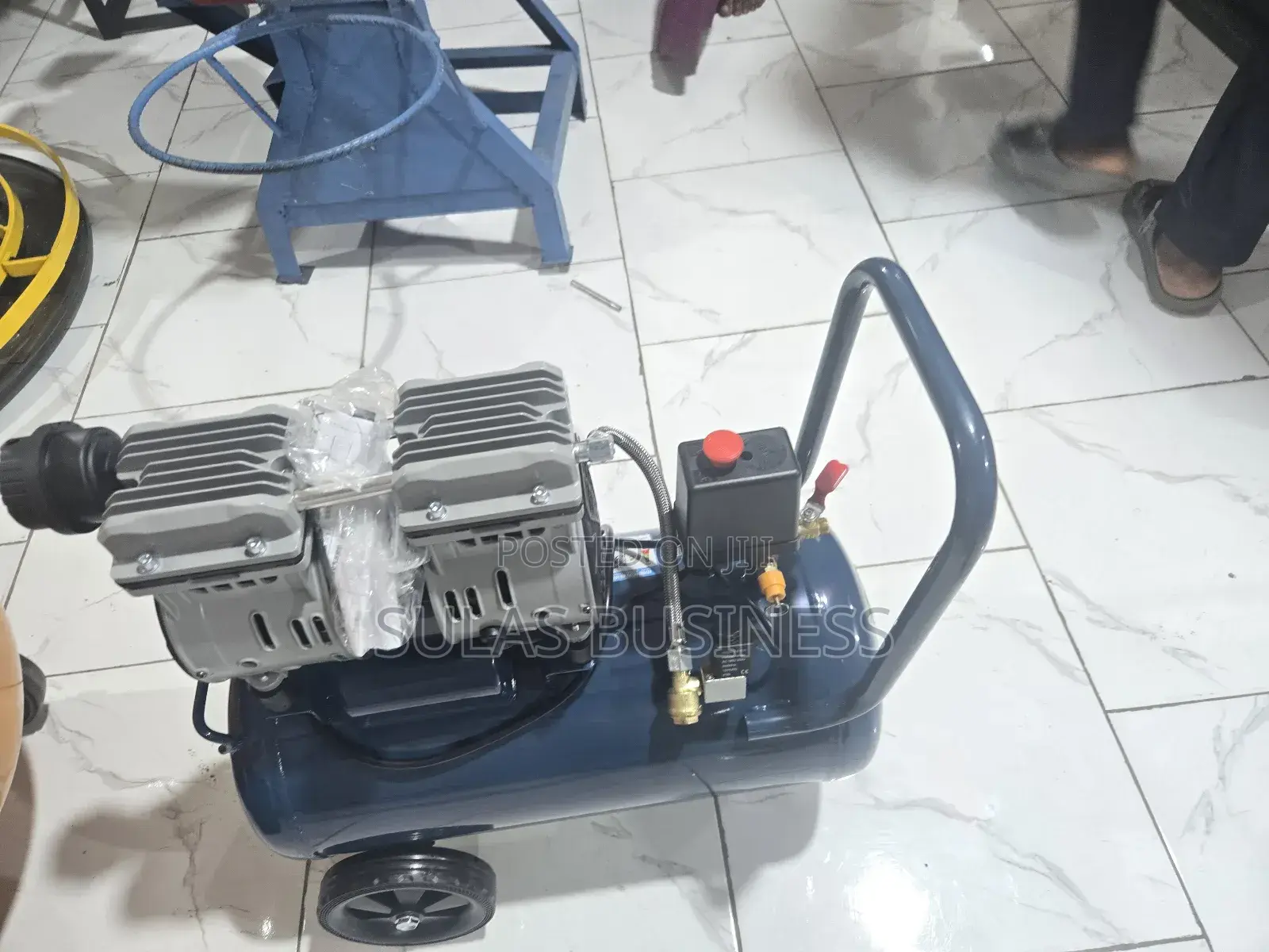 30 Liters Oil Less Air Compressor