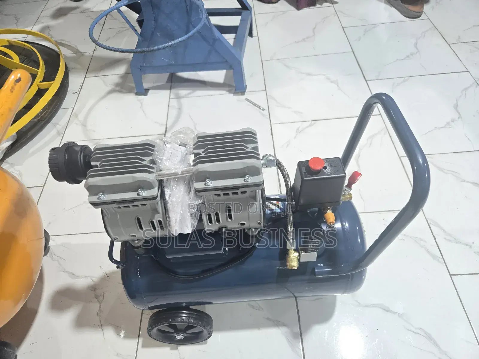 30 Liters Oil Less Air Compressor