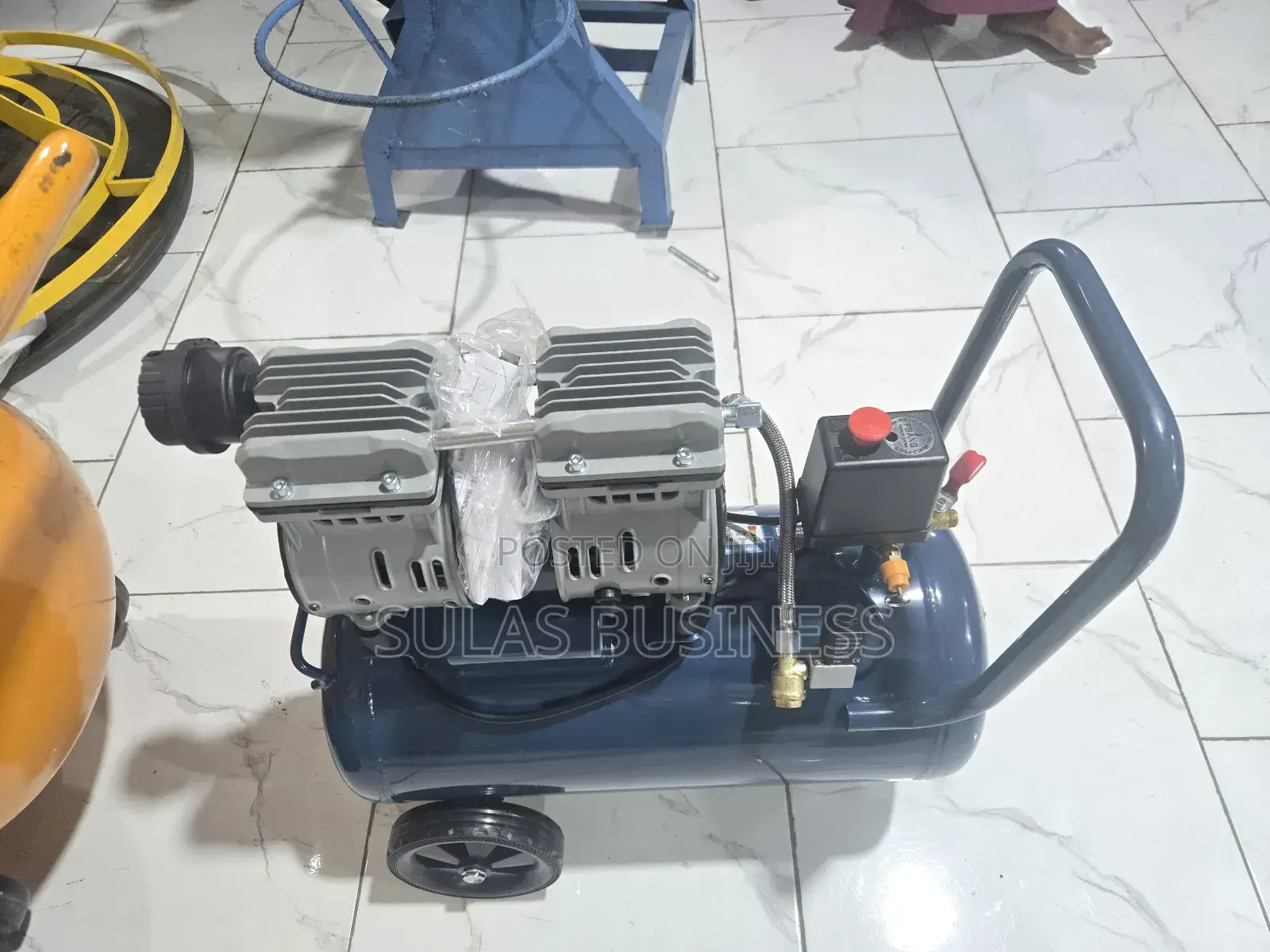 30 Liters Oil Less Air Compressor