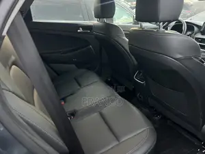 Hyundai Tucson Limited 2021 Gray