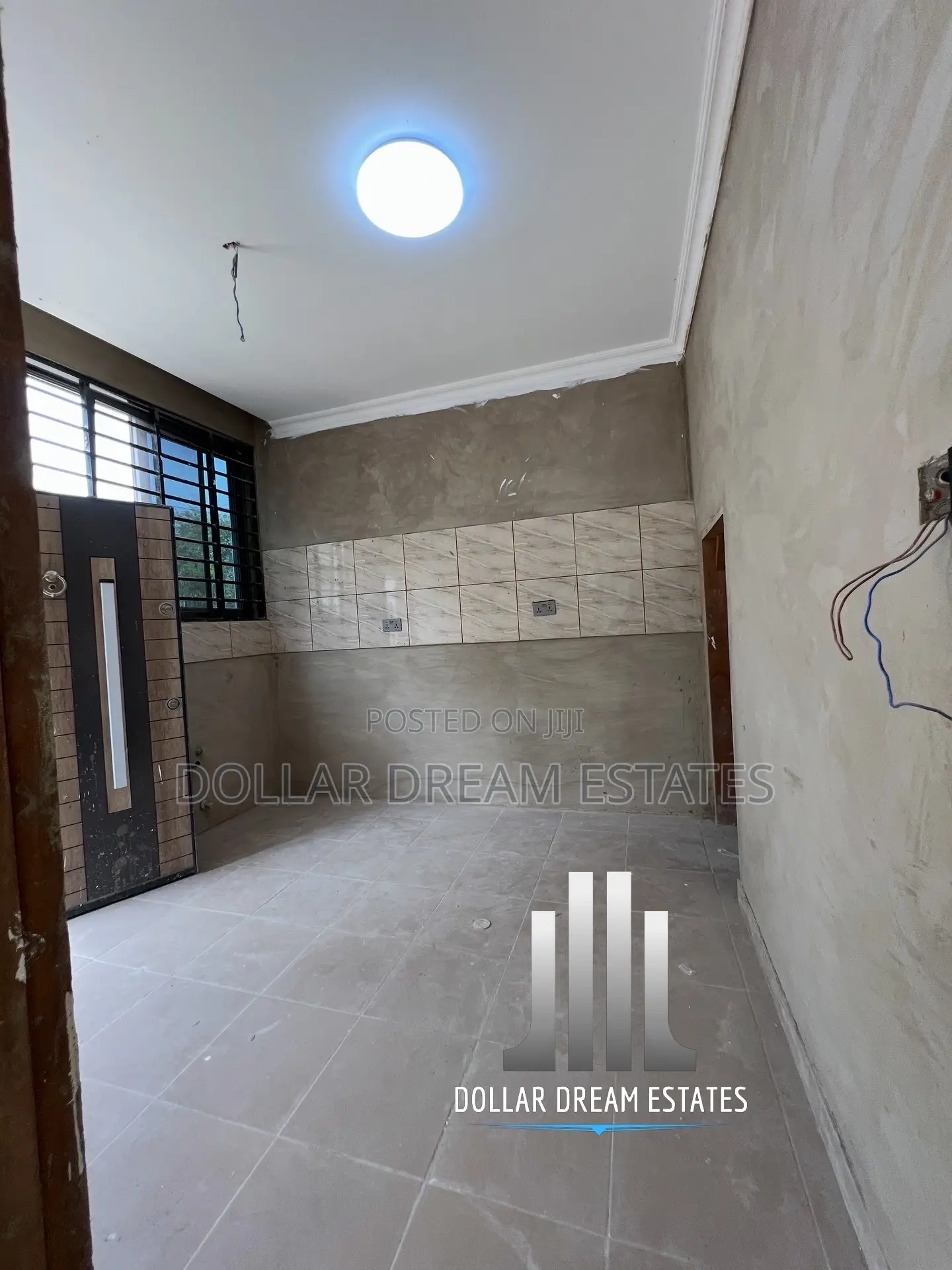 3bdrm Townhouse / Terrace in North Legon for rent