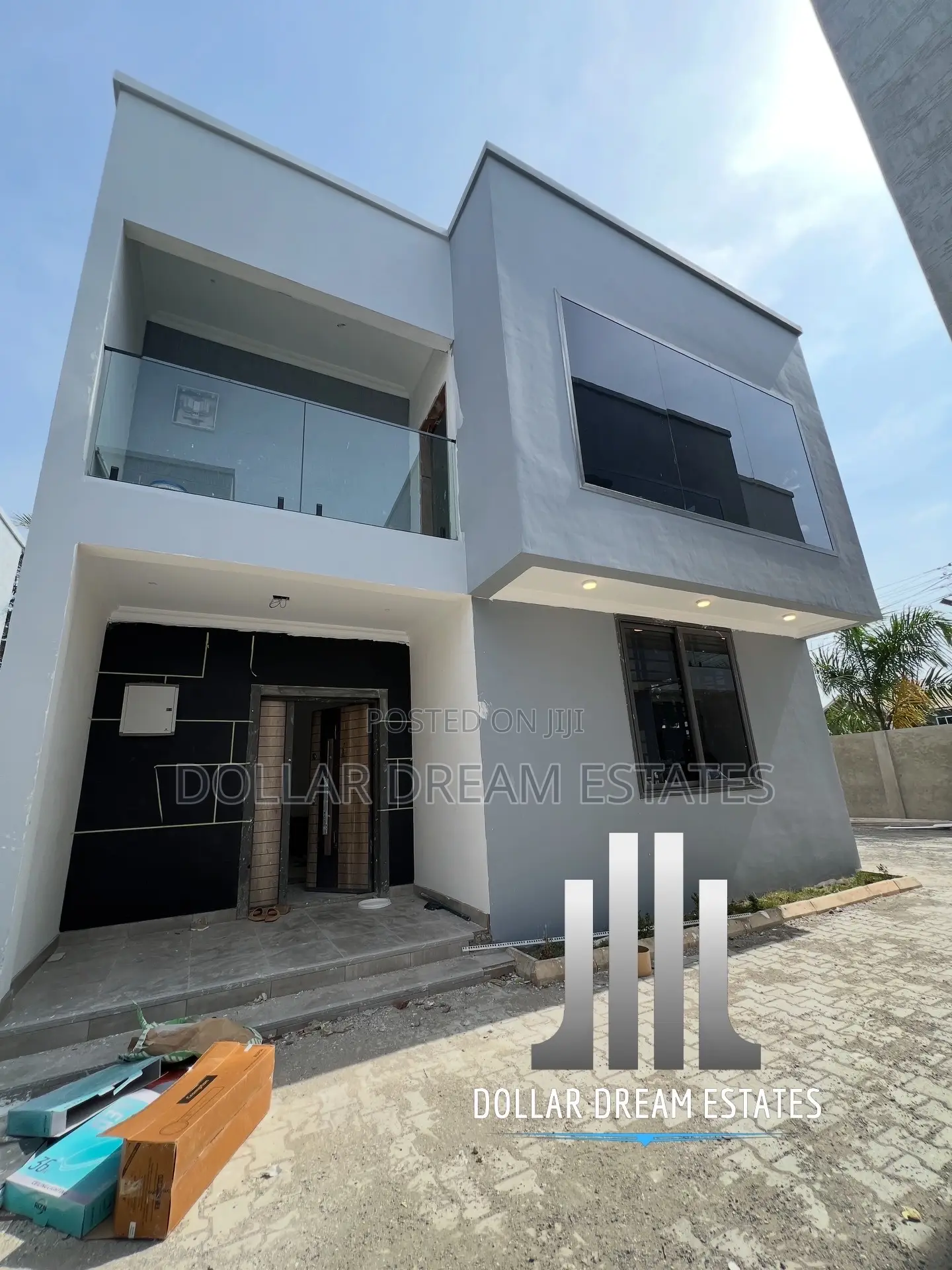 3bdrm Townhouse / Terrace in North Legon for rent