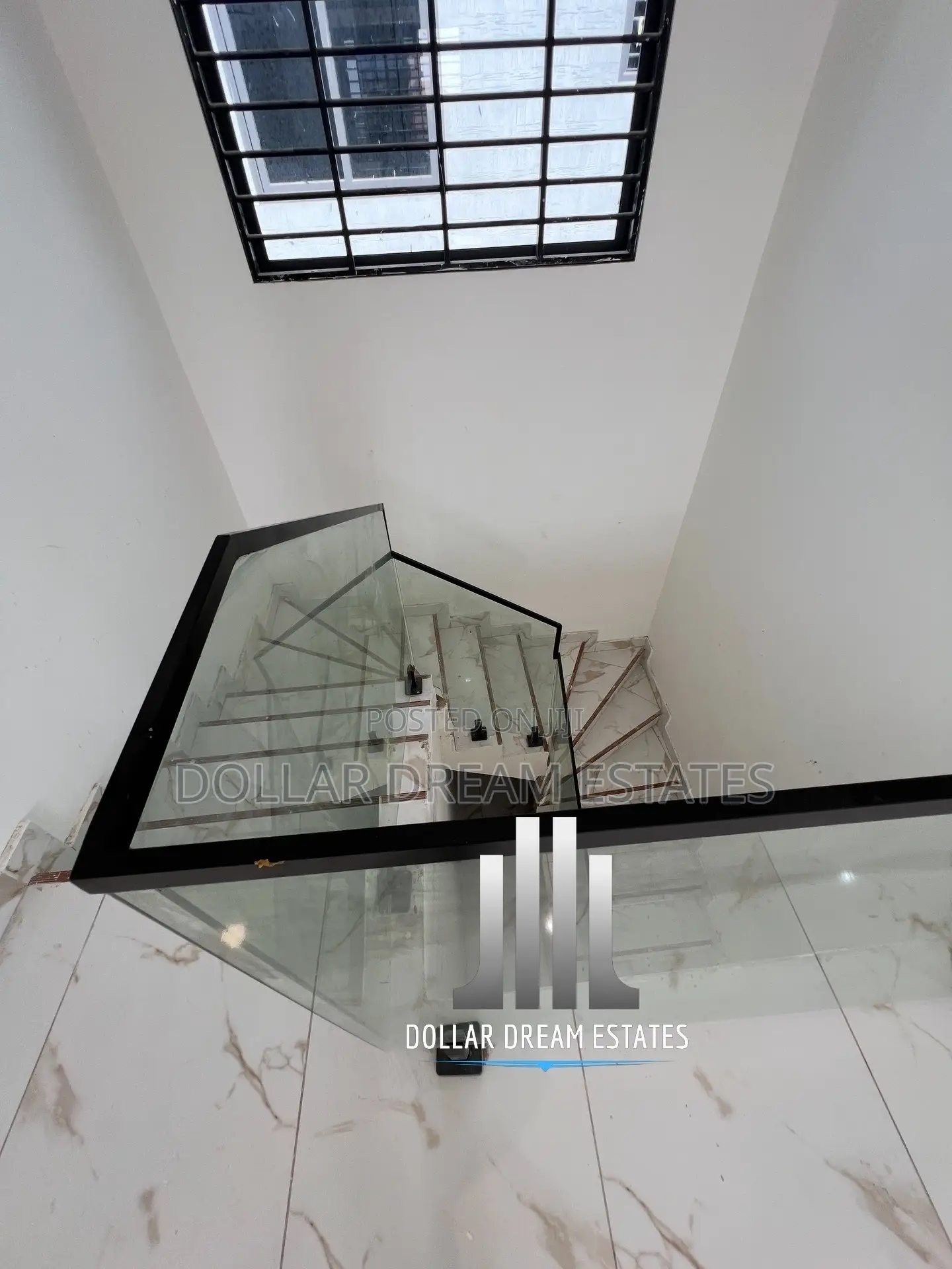 3bdrm Townhouse / Terrace in North Legon for rent