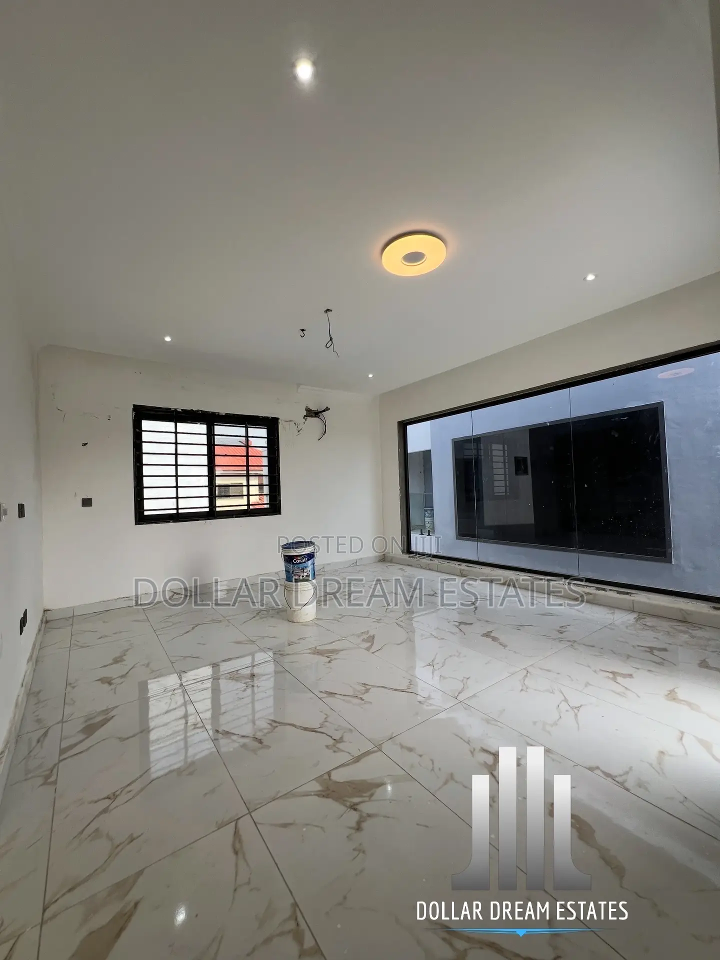 3bdrm Townhouse / Terrace in North Legon for rent