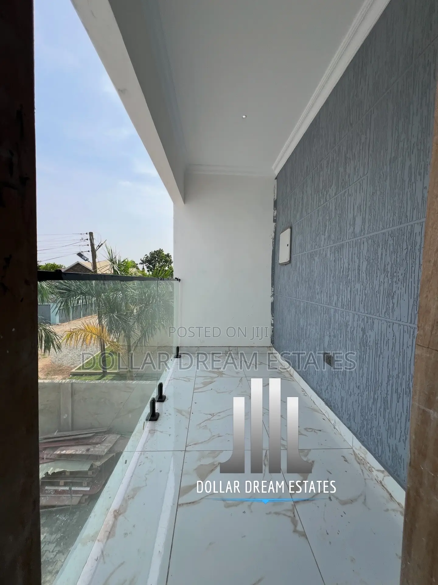 3bdrm Townhouse / Terrace in North Legon for rent