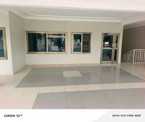 12bdrm House in Seekers Realty, Prisons for rent