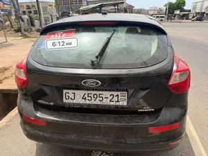 Ford Focus SE 4dr Hatchback (2.0L 4cyl 5M) 2014 Black