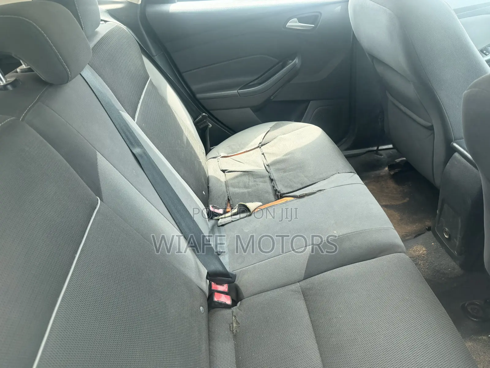 Ford Focus SE 4dr Hatchback (2.0L 4cyl 5M) 2014 Black