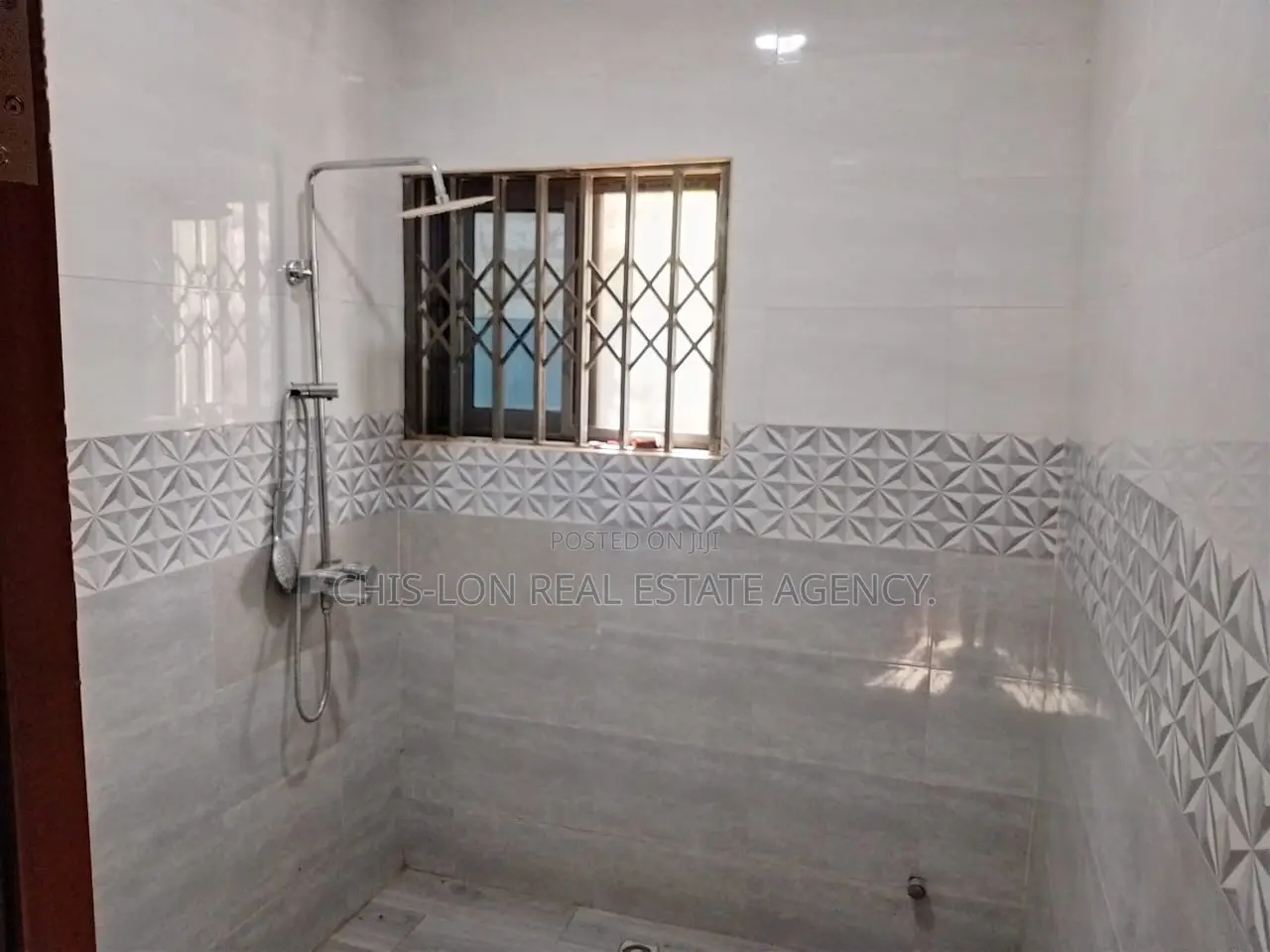 5bdrm House in Chis-Lon Broker, Millenium City for rent