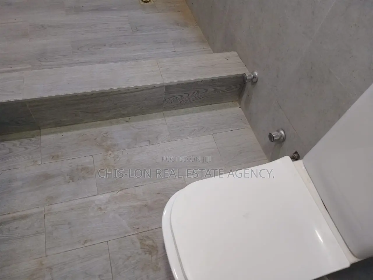 5bdrm House in Chis-Lon Broker, Millenium City for rent