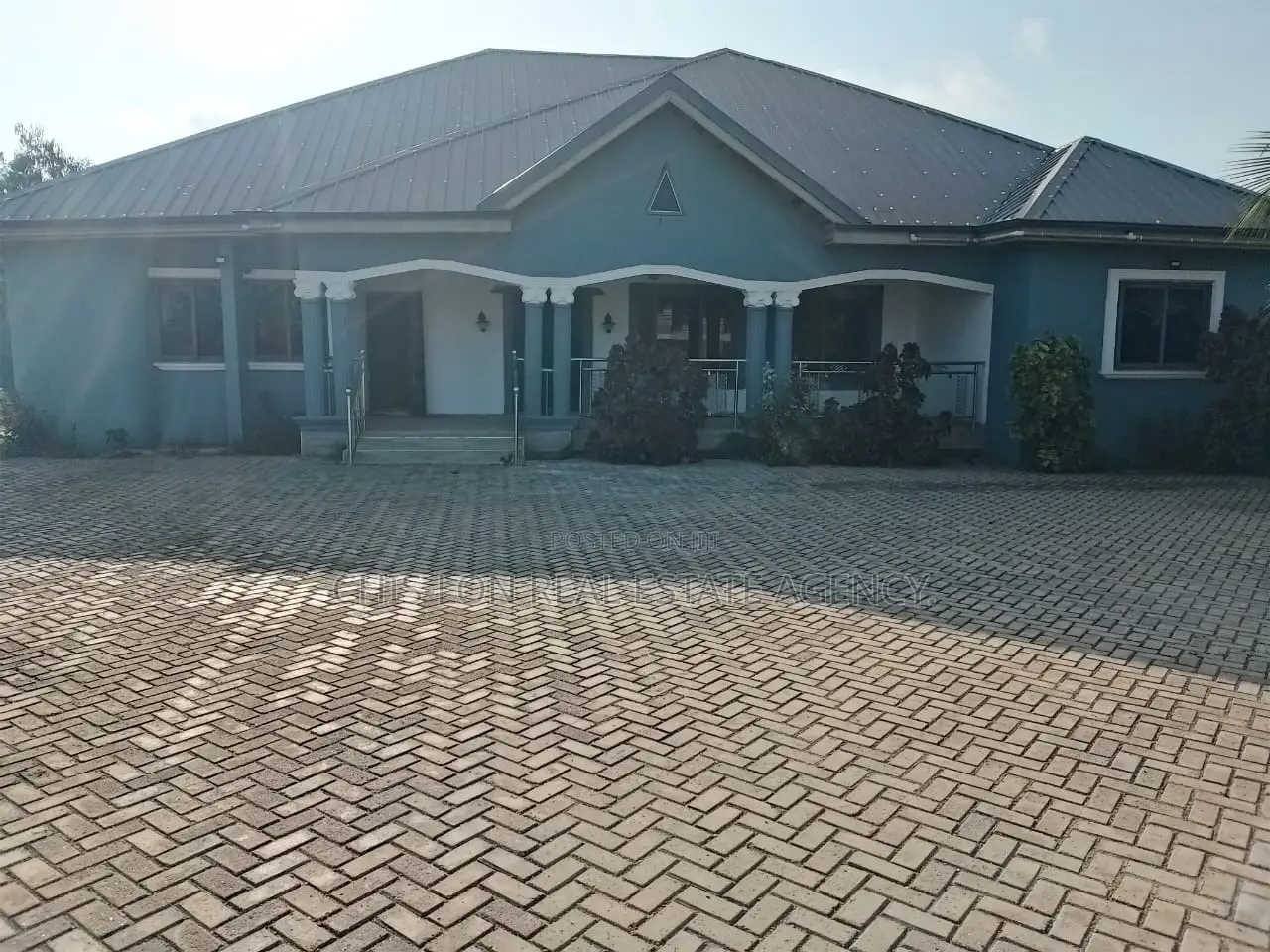 5bdrm House in Chis-Lon Broker, Millenium City for rent
