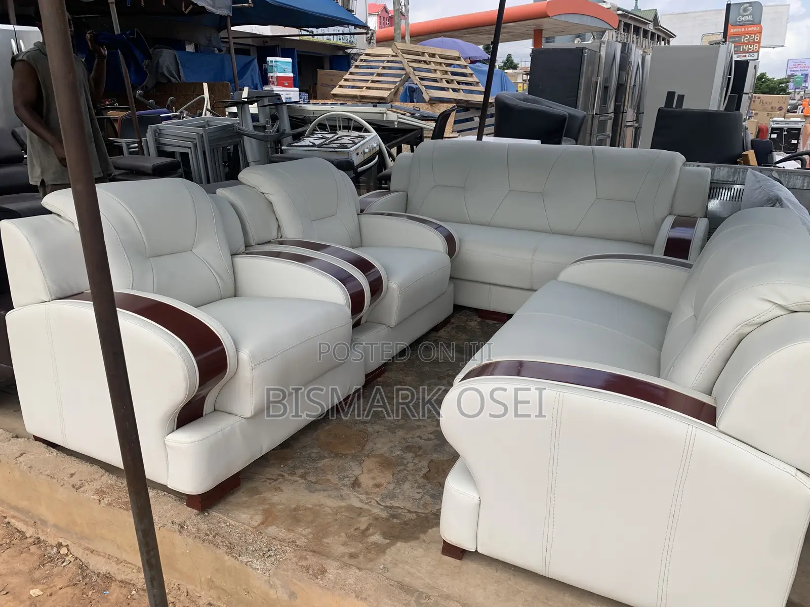 Antique Sofa Set With a Beautiful Wooden Design and a Center Table