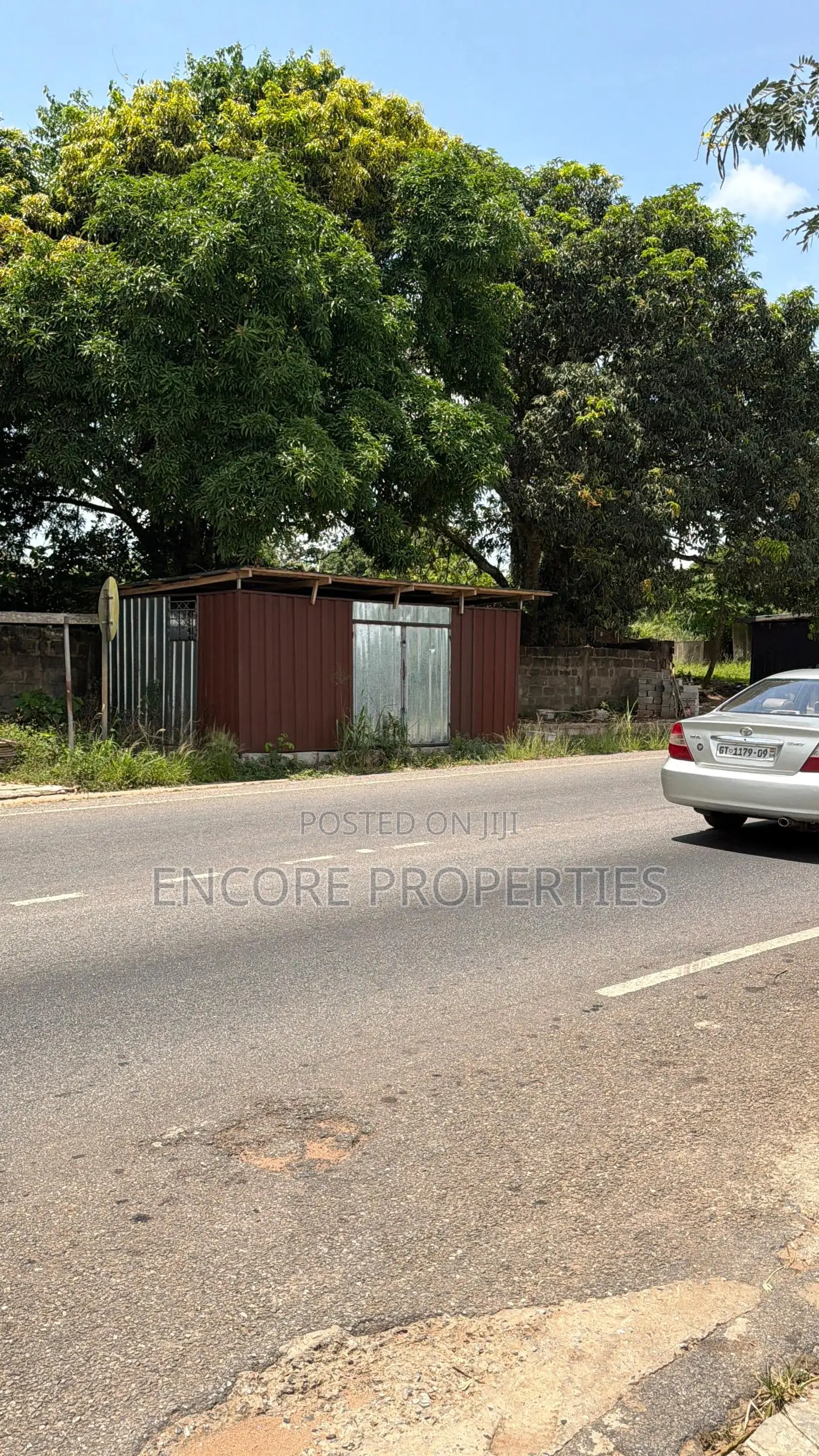 2 Acres of Titled Land on the Peaduase Aburi Road