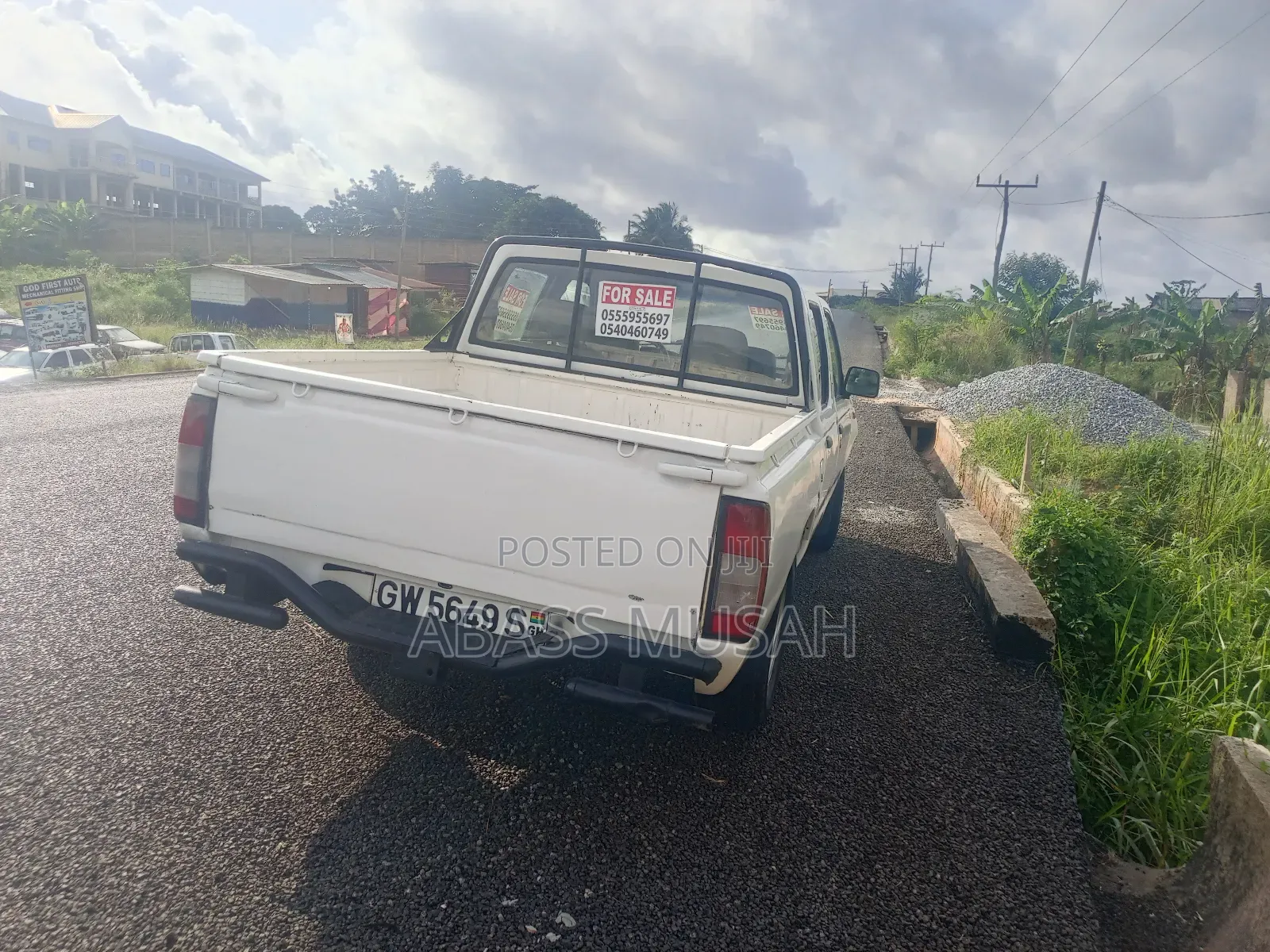Nissan Hardbody 1999 White