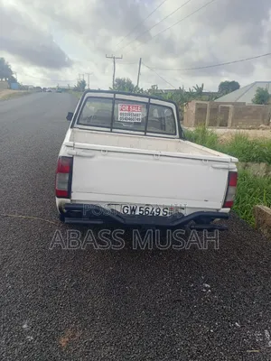 Nissan Hardbody 1999 White