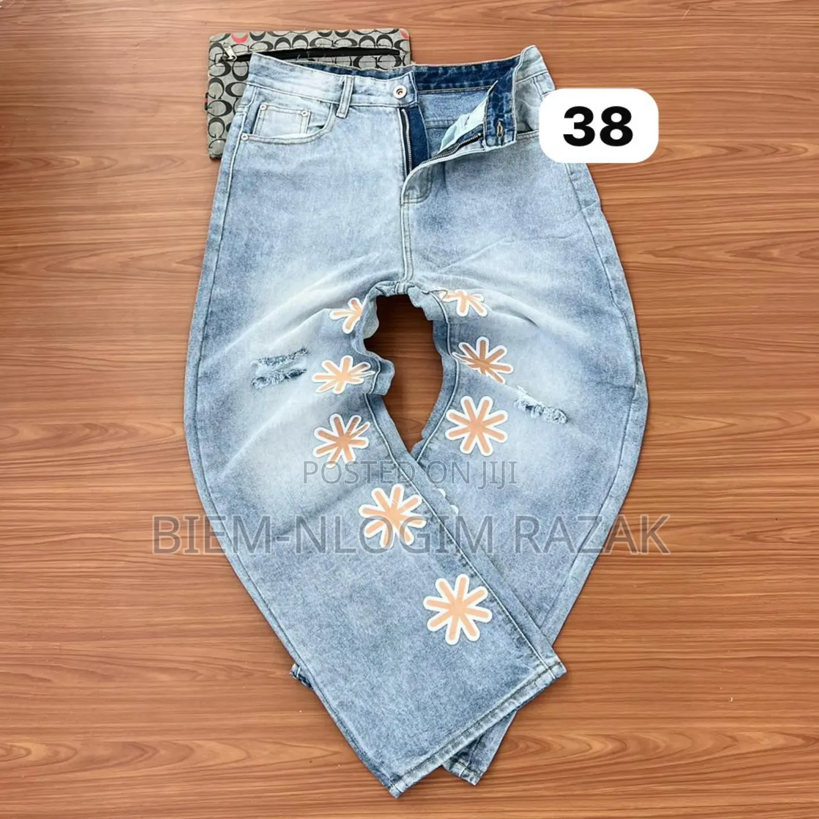 Tops Quality Luis Vutton and Gucci Baggy Jeans Available in Stock