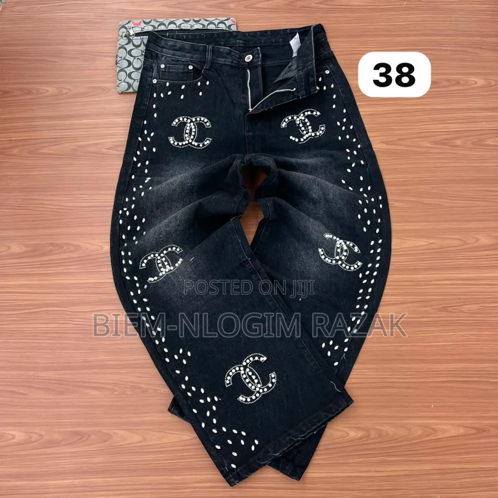 Tops Quality Luis Vutton and Gucci Baggy Jeans Available in Stock