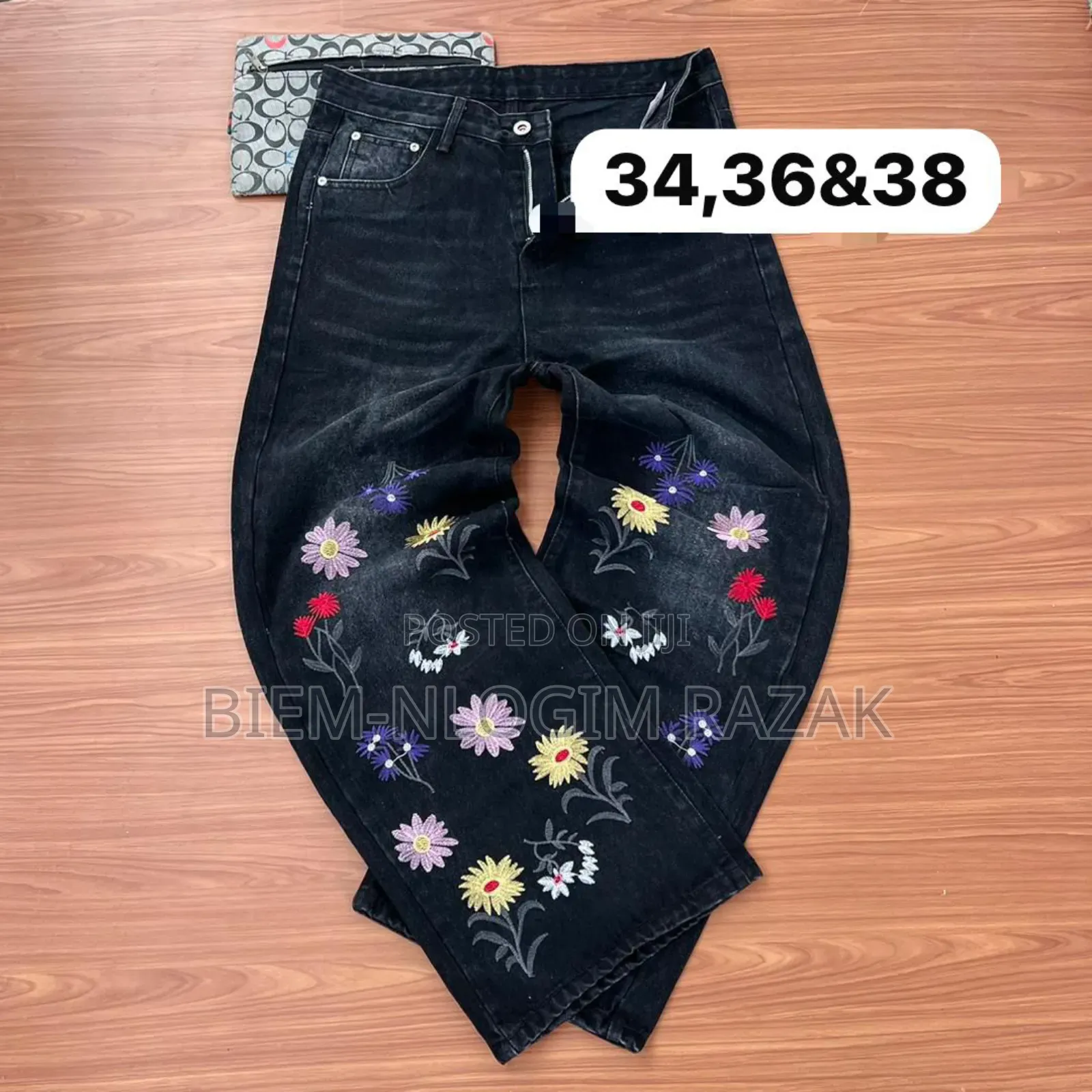 Tops Quality Luis Vutton and Gucci Baggy Jeans Available in Stock