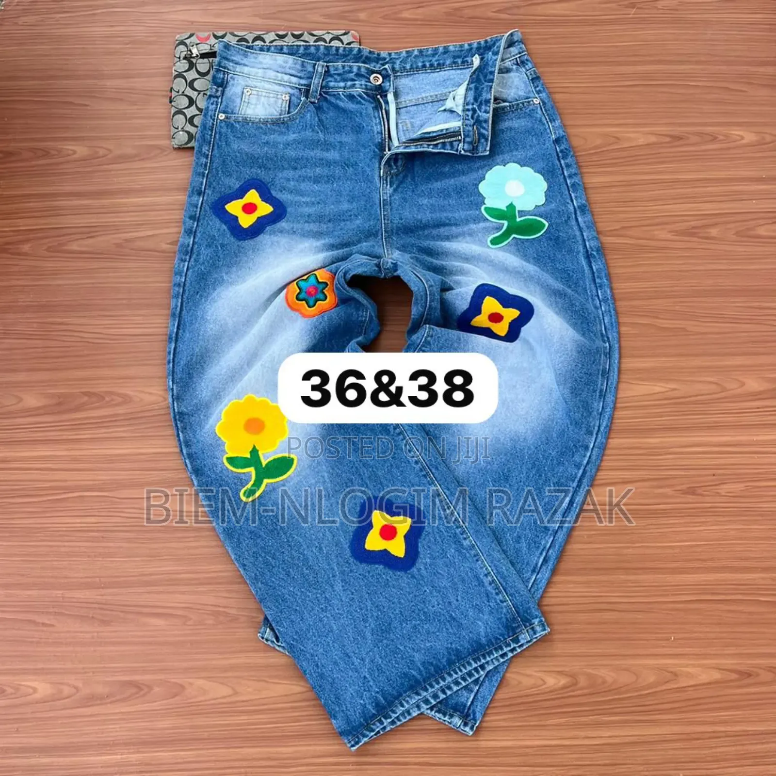 Tops Quality Luis Vutton and Gucci Baggy Jeans Available in Stock