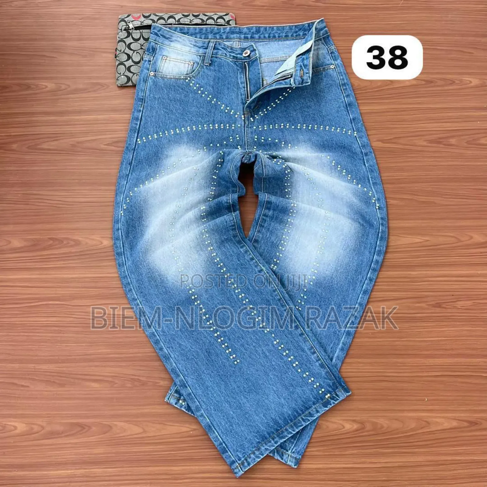 Tops Quality Luis Vutton and Gucci Baggy Jeans Available in Stock