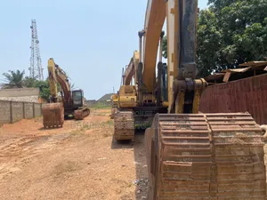 Caterpillar 330c Excavator.