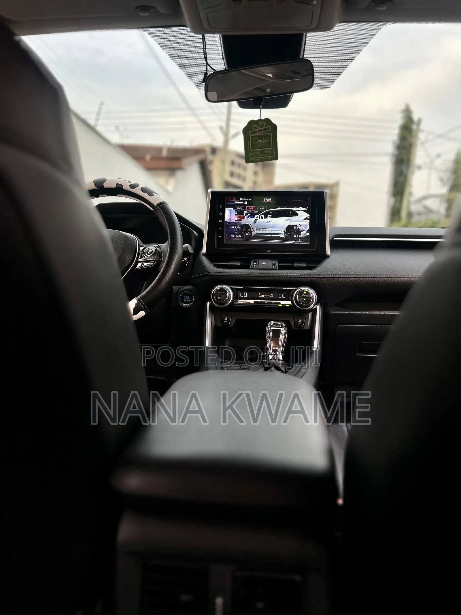 Toyota RAV4 LE AWD 2020 White