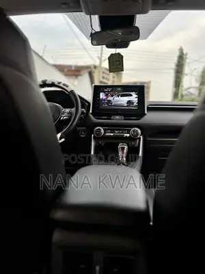 Toyota RAV4 LE AWD 2020 White