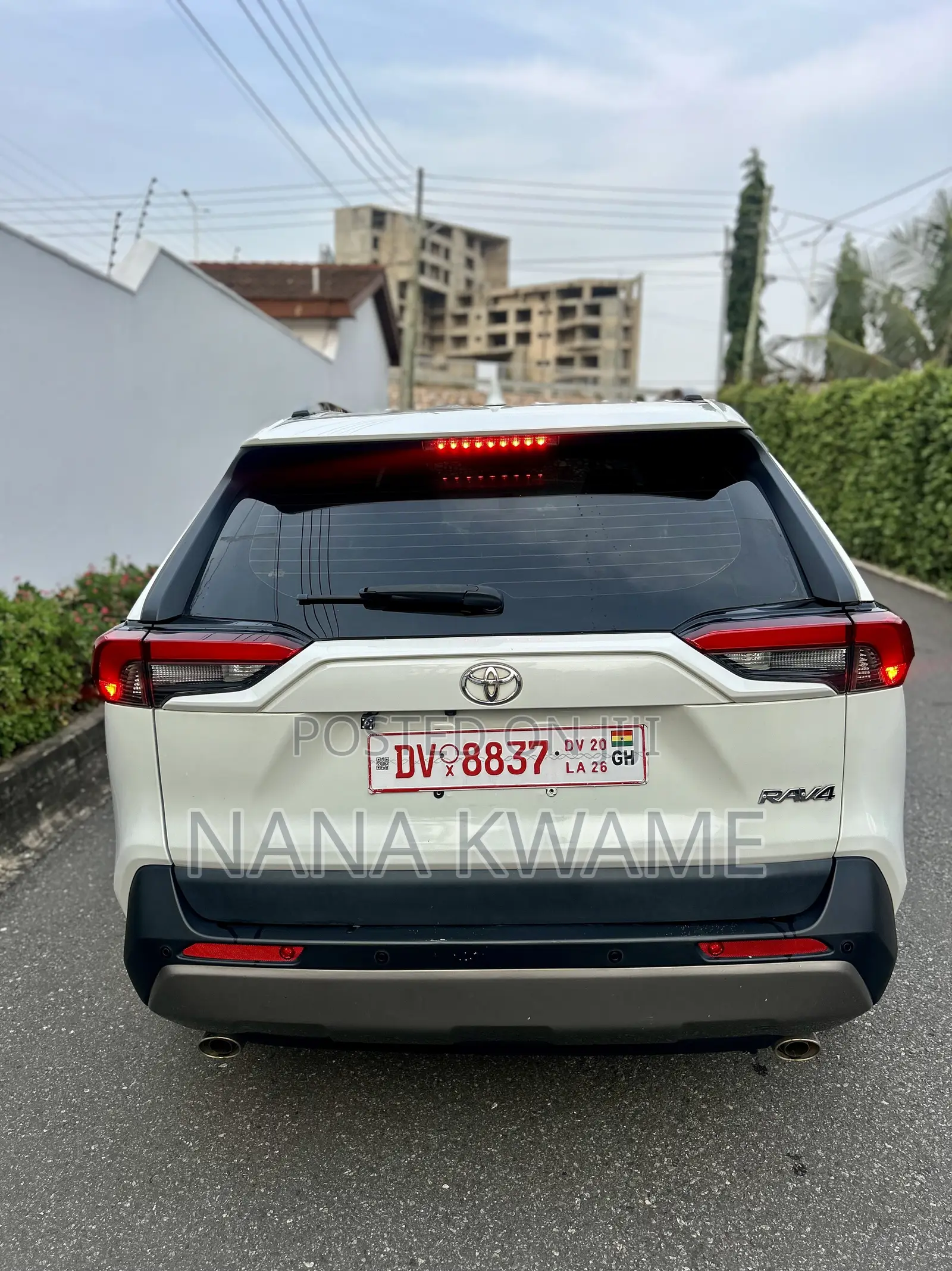 Toyota RAV4 LE AWD 2020 White