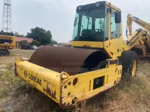 Bomag Bw211-D40 Single Drum Compactor.