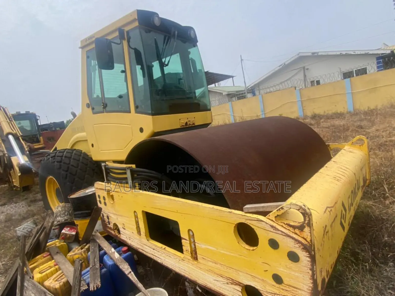 Bomag Bw211-D40 Single Drum Compactor.
