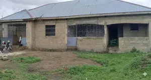 1 Chamber and Hall Self-Contained, 2 Single Room Self-Contained