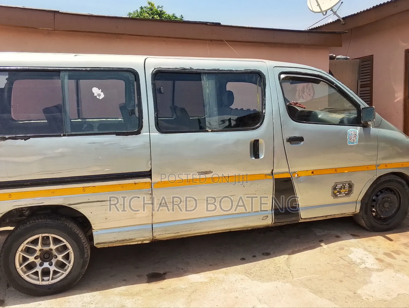 Toyota HiAce 1998 Grey