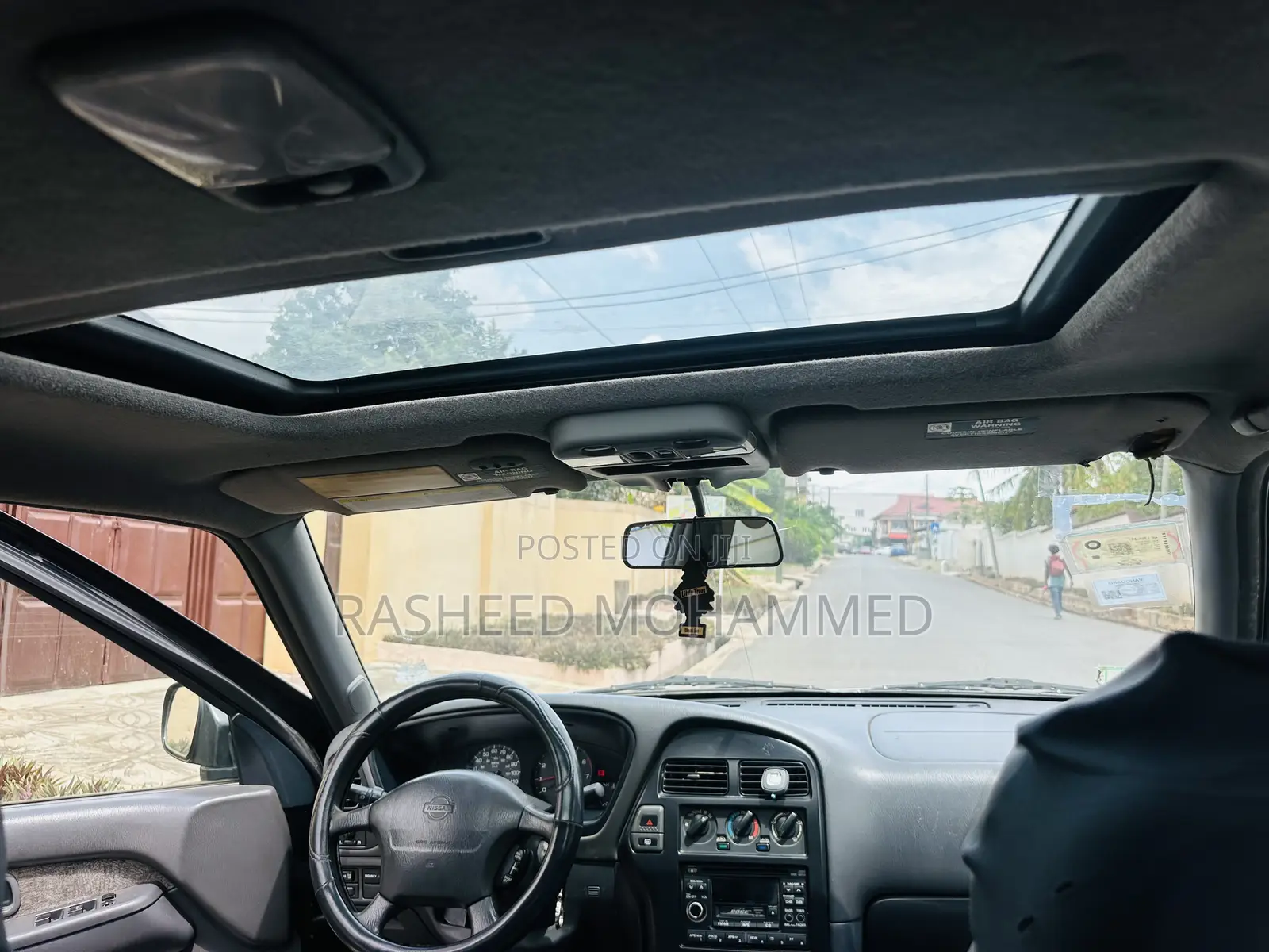 Nissan Pathfinder Automatic 2000 Black