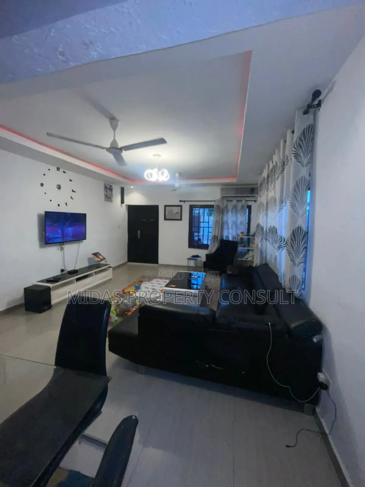 5bdrm House in 3 Junction, Amasaman for sale