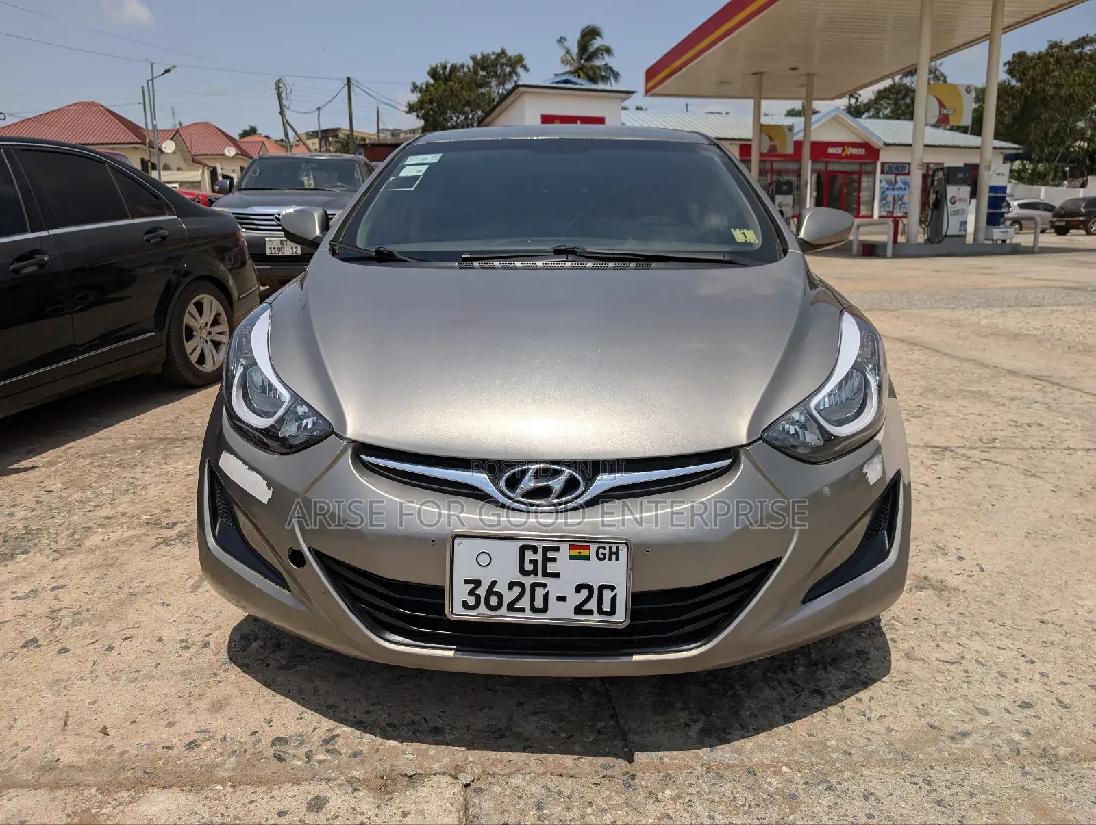 Hyundai Elantra SE 4dr Sedan (1.8L 4cyl 6A) 2015 Gold