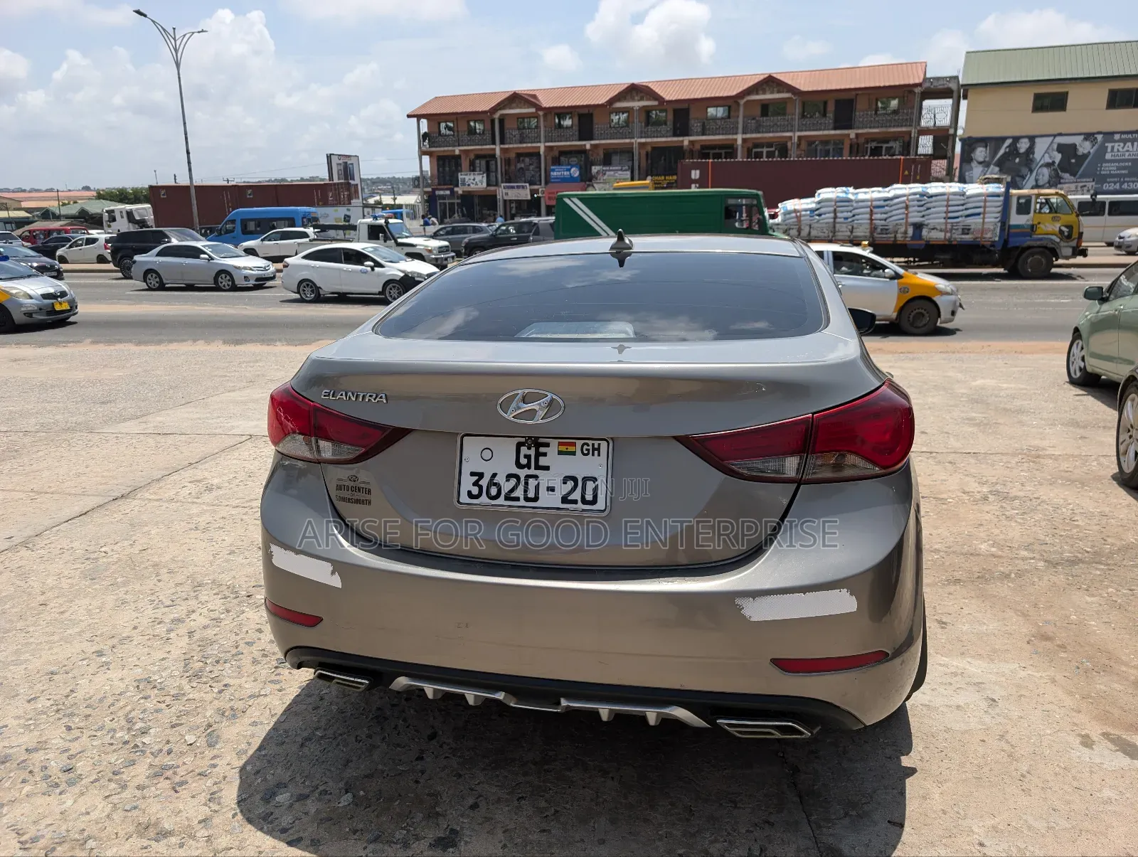 Hyundai Elantra SE 4dr Sedan (1.8L 4cyl 6A) 2015 Gold