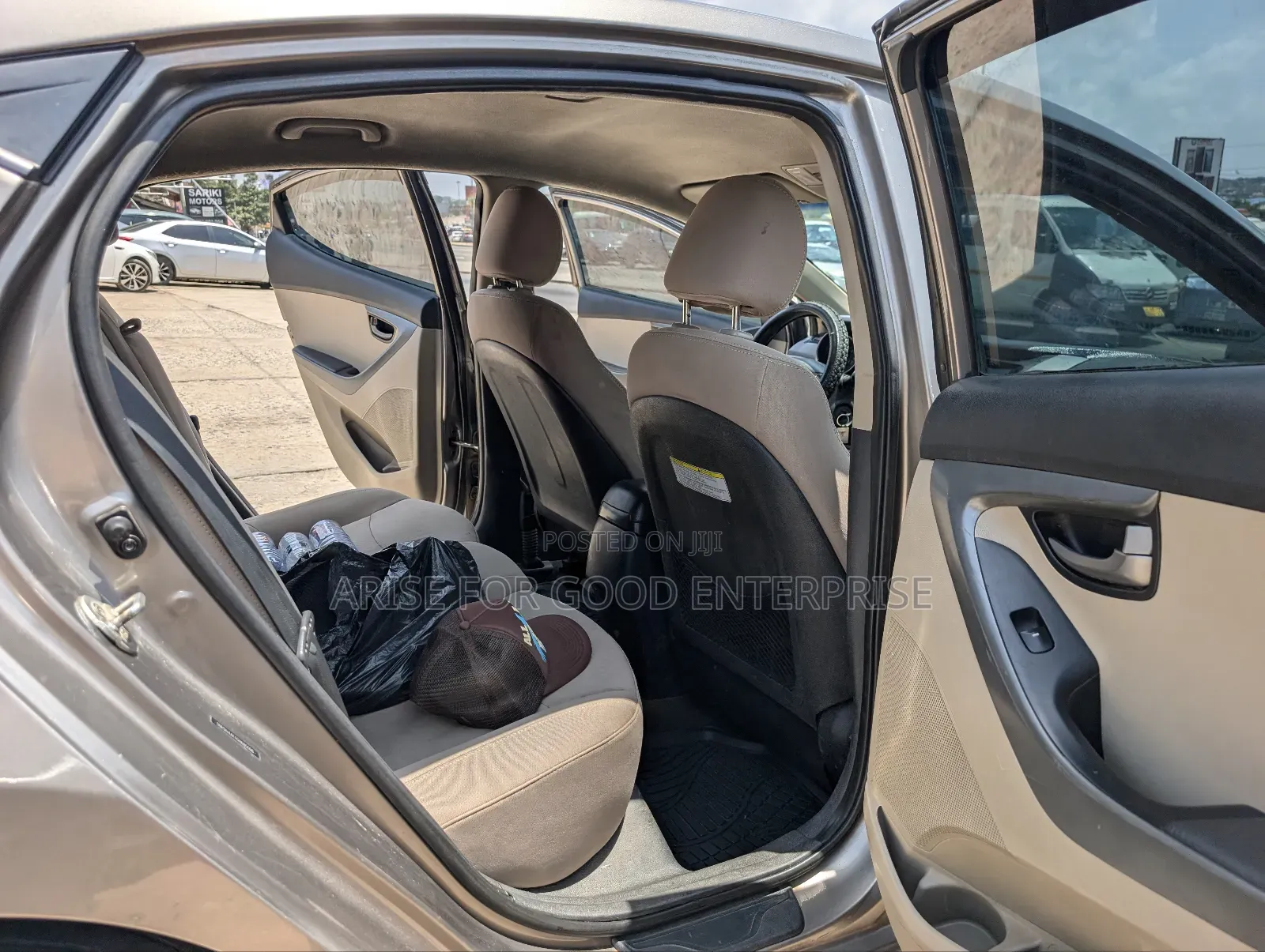 Hyundai Elantra SE 4dr Sedan (1.8L 4cyl 6A) 2015 Gold