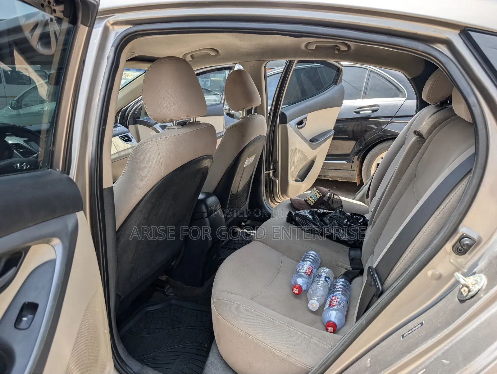 Hyundai Elantra SE 4dr Sedan (1.8L 4cyl 6A) 2015 Gold